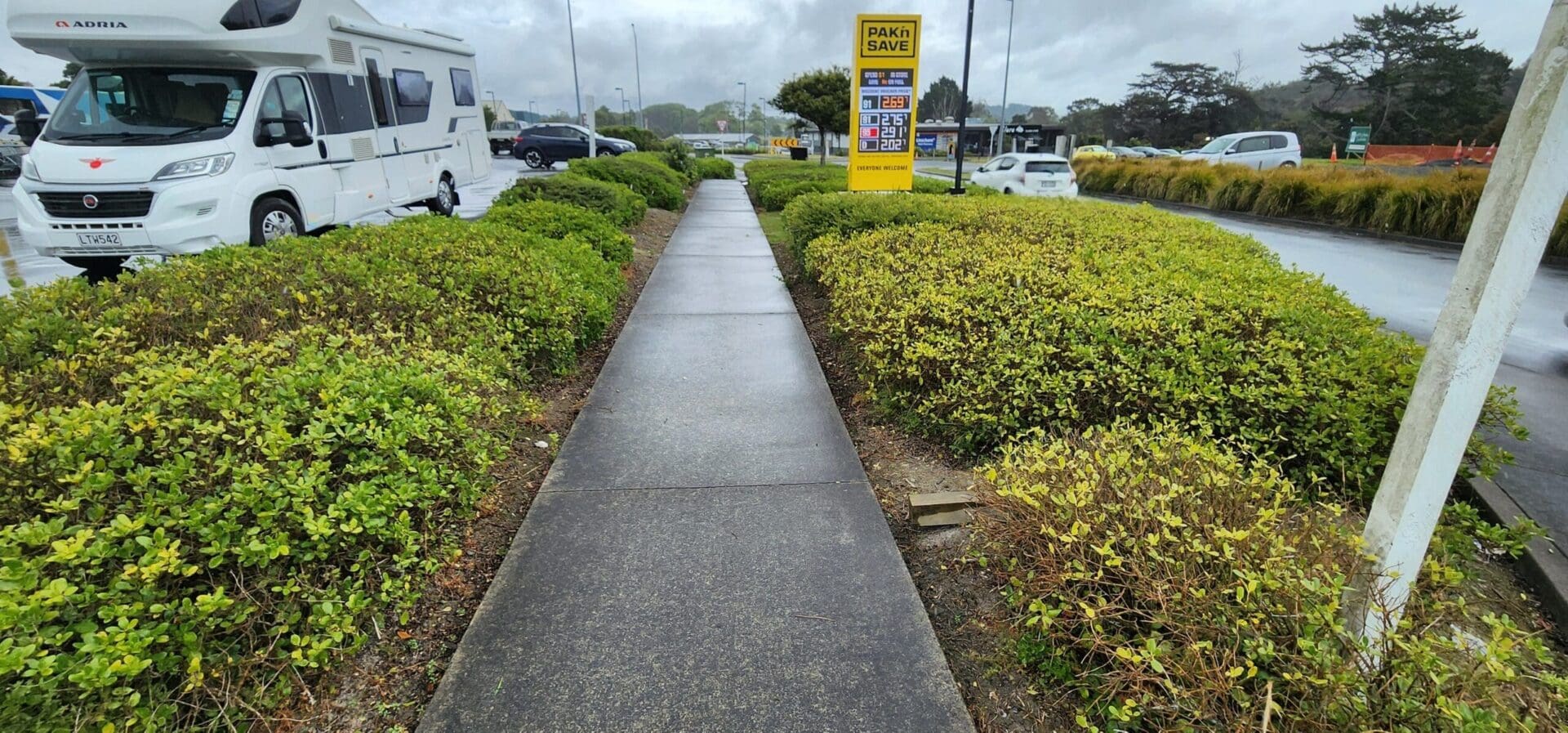 Corporate Lawns & Garden Maintenance Service